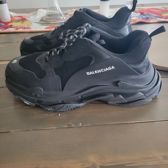 Balenciaga Triple S black - Picture 1 of 4